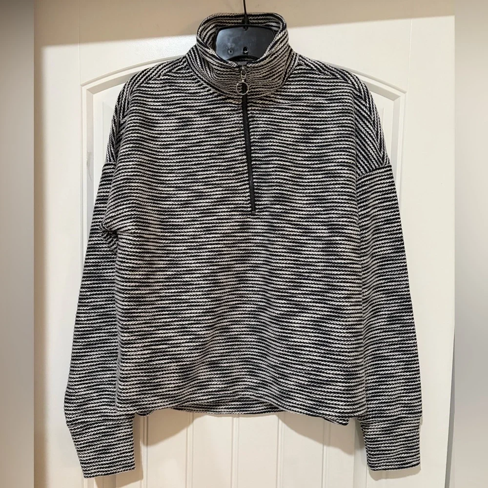Sweaty Betty Rest Up Half Zip Pullover Small NWT Navy Blue White Stripe Pattern - Picture 4 of 16